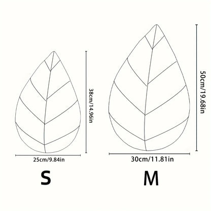 1 piece of leaf-shaped throw pillow, suitable for decorating sofas or using as a cushion in Living or bedrooms.