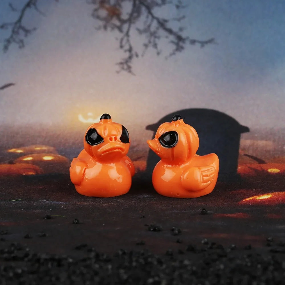 🎃 Halloween Pumpkin Duck Resin Ornaments