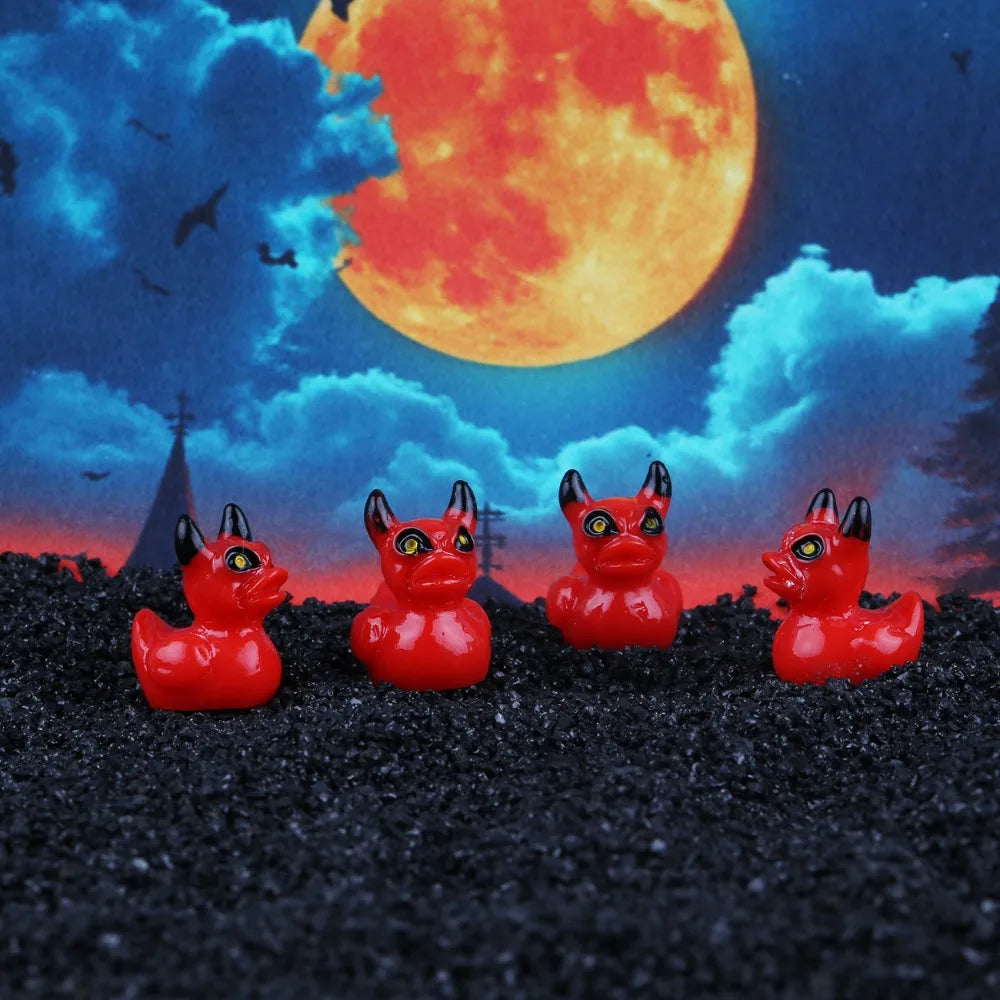 🎃 Halloween Pumpkin Duck Resin Ornaments