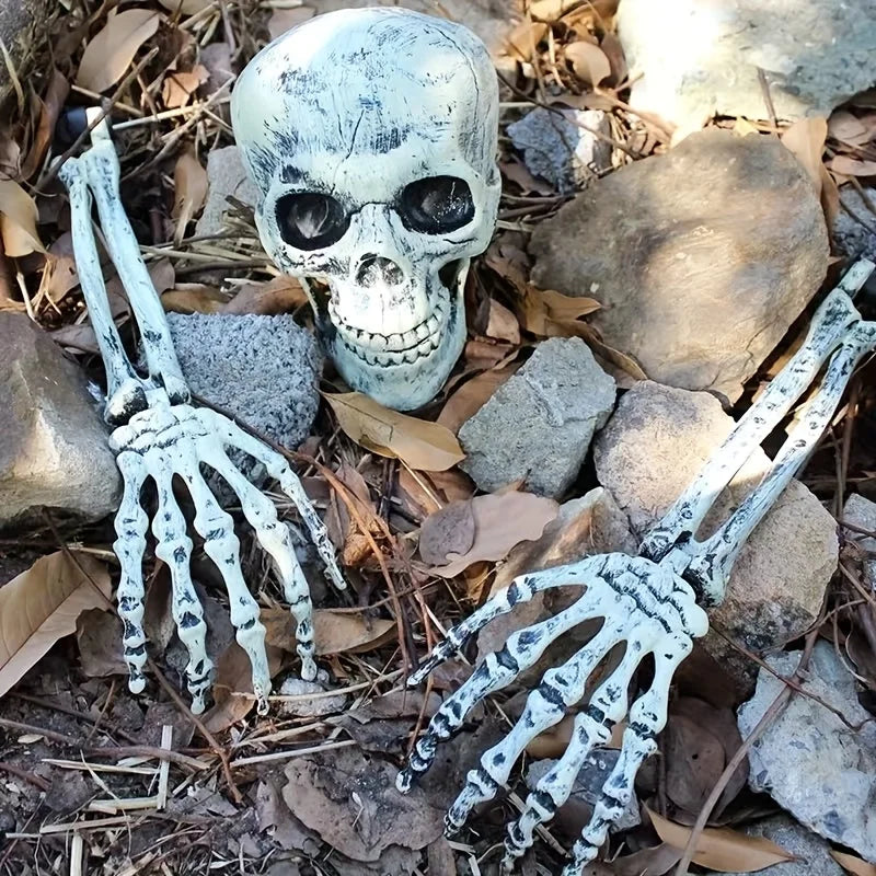 💀 Creepy Skull Garden Stakes & Fence Hangers